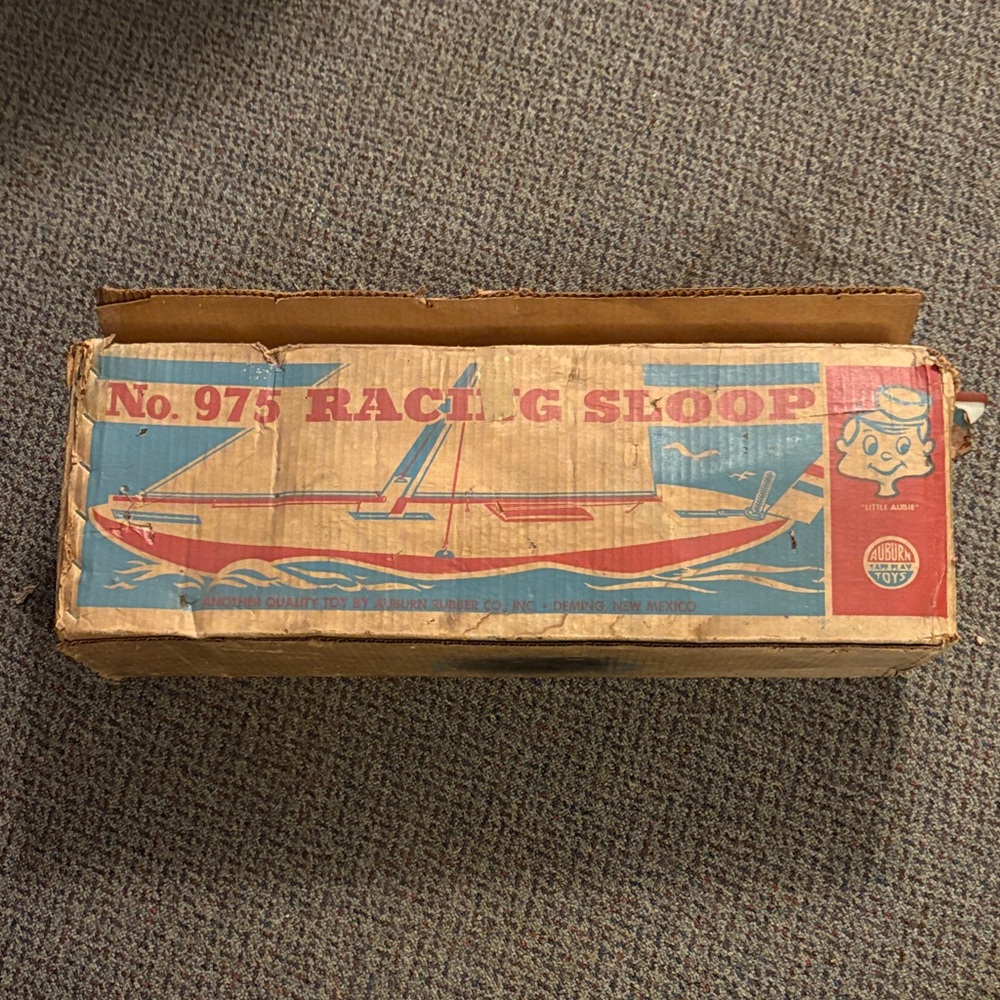 Vintage 1950’s #975 Racing Sloop Model Kit